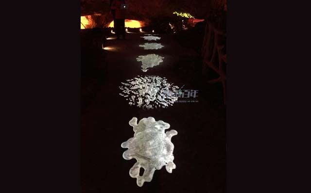 光影百年地面互動(dòng)投影案例-貴州萬(wàn)山礦山公園
